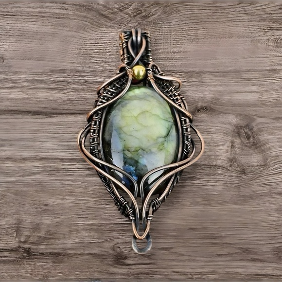 Handmade Jewelry - Natural Labradorite Copper Wrapped Handmade Pendant Necklace blue green read